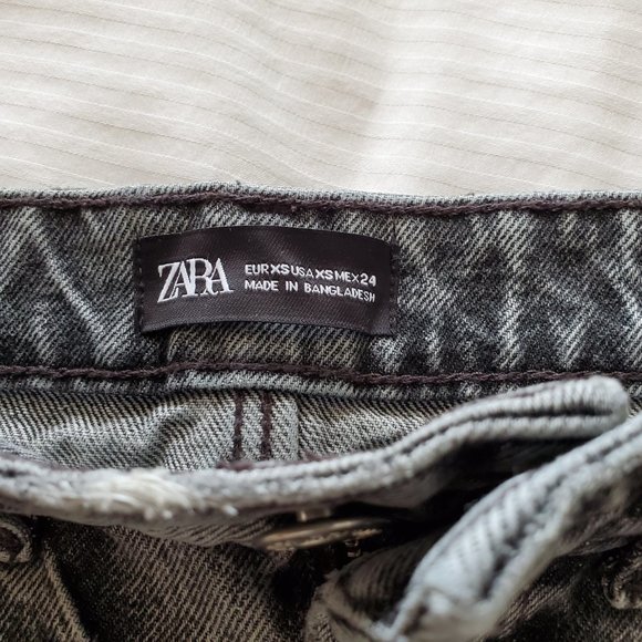 Zara Distressed denim skirt - Picture 3 of 5